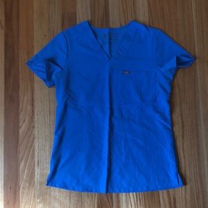 FIGS Ciel blue figs top